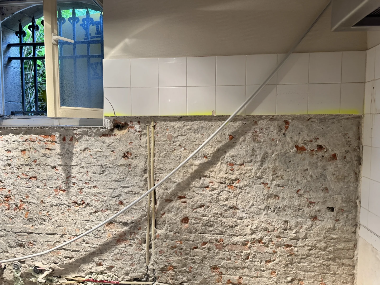 Kelderwand binnen de geselecteerde werkzone in Brussel